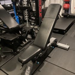 Precor Icarian Line Adjustable Bench - Excellent Condition