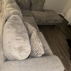Strada Grey Sectional 
