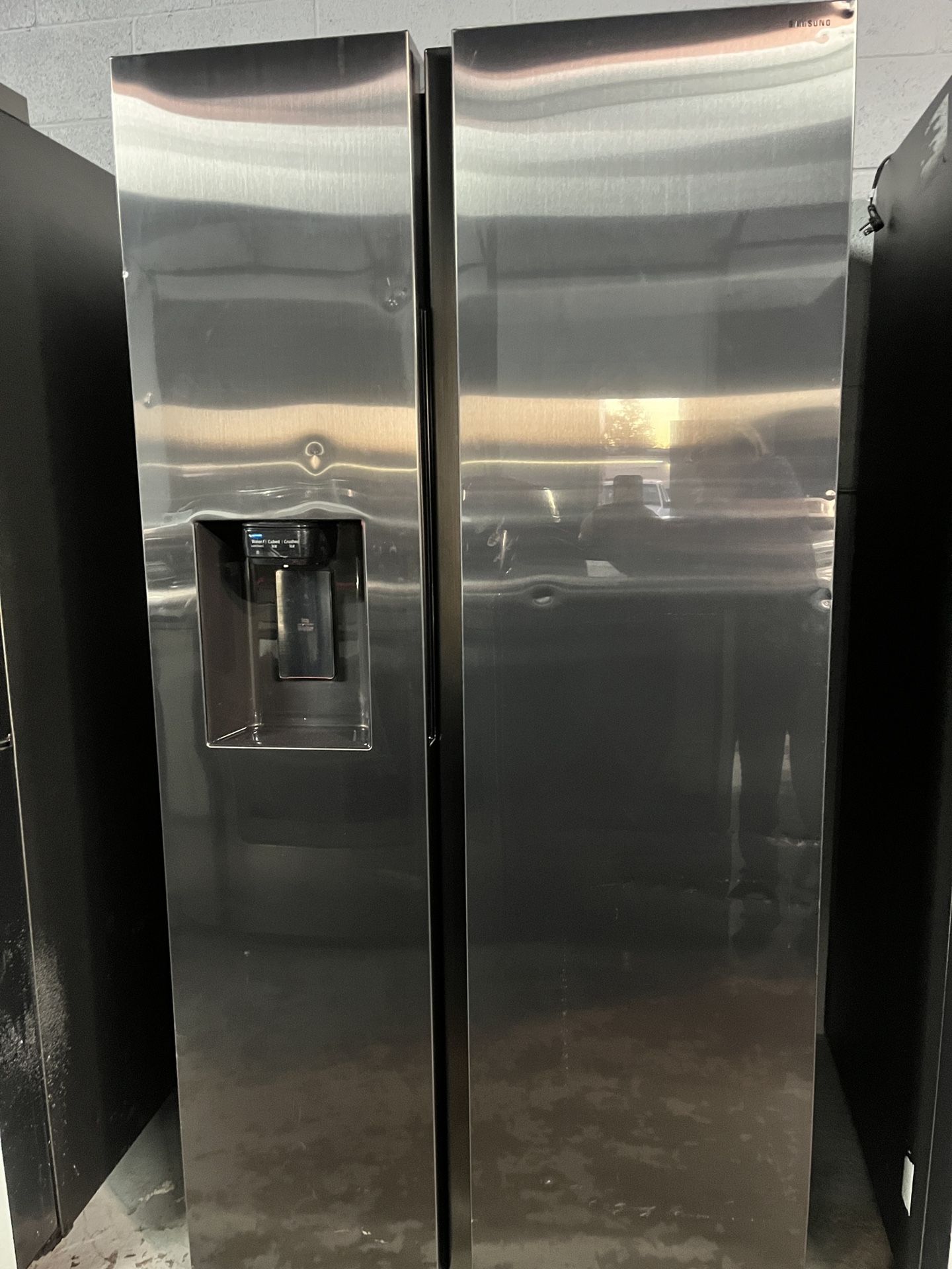 Samsung - 27.4 cu. ft. Side-by-Side Refrigerator with Large Capacity - Stainless steel