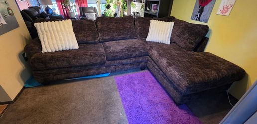 Selling our Albany Industries 2-piece chaise sectional, consisting of a Left-Arm Facing (LAF) sofa with chaise lounger.