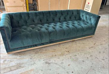 Modern Glam Velvet Tufted Tuxedo Sofa – Gold Base & Nailhead Trim