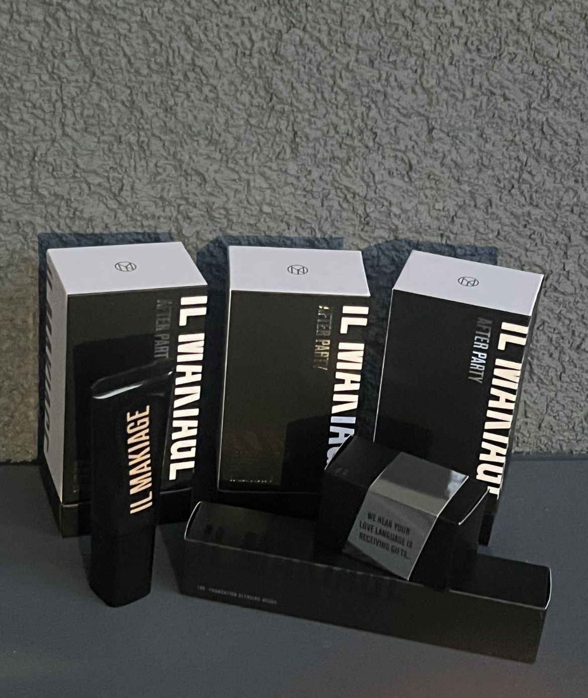 IL MAKIAGE Full Coverage Foundation + Kabuki Brush + Foundation Brush 