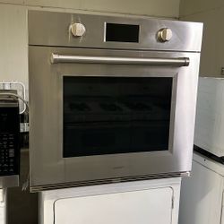 Wolf 30”Wide Electric Single Wall Oven In Stainless Steel 