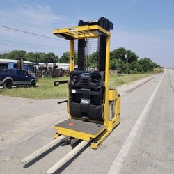 2016 Yale Cherry Picker Forklift With Only 800 Hrs