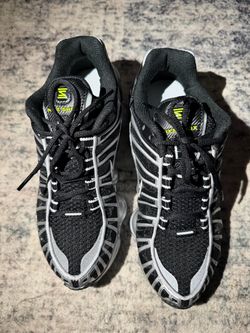 Nike Shox Black Silver Sneakers