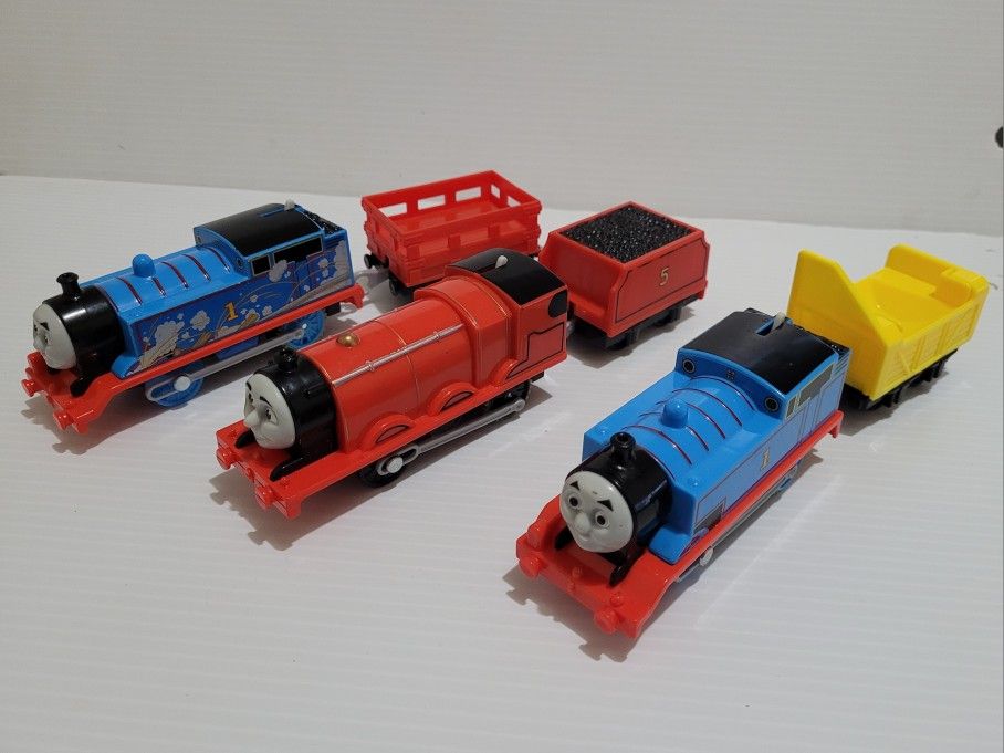 Thomas & Friends Trackmaster Motorized Engine 2013 Puffy Smoke + Cargo Car Lot Of 3