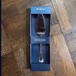Oneida Pie Server 