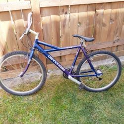 Cannondale Medium Adult Bike. 