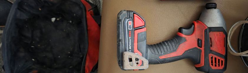 Milwaukee m18 1/4"  impact drill w Battery n Tool Bag $80