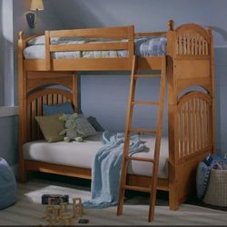 🍁🍁🍁BUNK BED WITH MATTRESS INCLUDED 🍂 