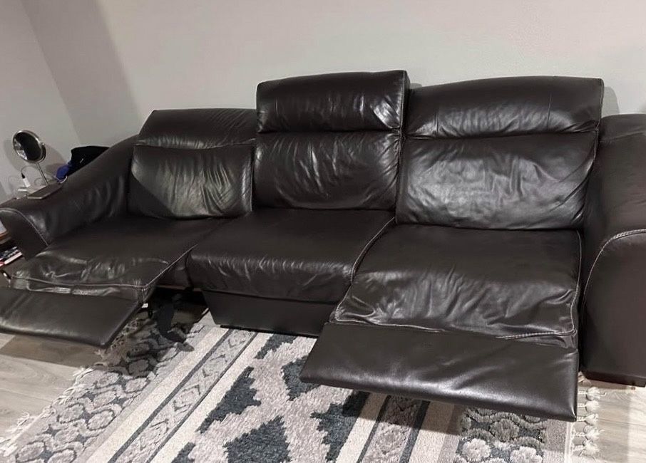 Brown Leather Dual Power Reclining Sofa w/ Adjustable Headrests