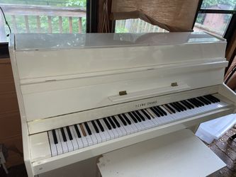 Beautiful Young  Chang Piano . Yes it Is Tuned And Plays Beautifully! 