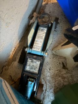 Jack and two jack stands!