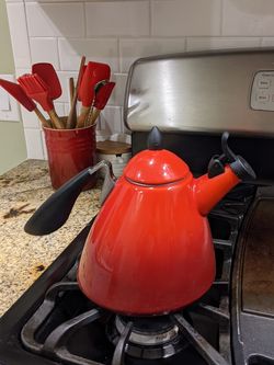 Le Creuset Tea Kettle - Red