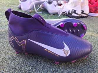 Nike mbappé us size 4youth