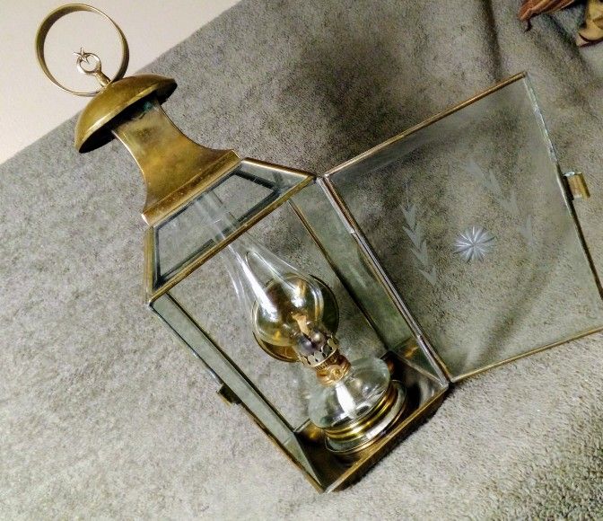 Elegant Antique Turkish Oil Lamp Lantern with Solid Brass and Etched Glass - Pasabahce Istanbul