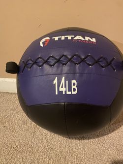 Like New Titan Fitness Medicine Ball