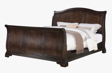 👑 LUXURY SOLID MAHOGANY QUEEN BED SET – LIKE NEW MATTRESS AND BOX SPRING INCLUDED! 👑