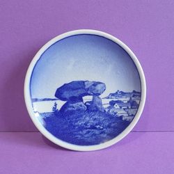 Royal Copenhagen Denmark Kaepehoj Miniature Plate Vintage #4/2010.
