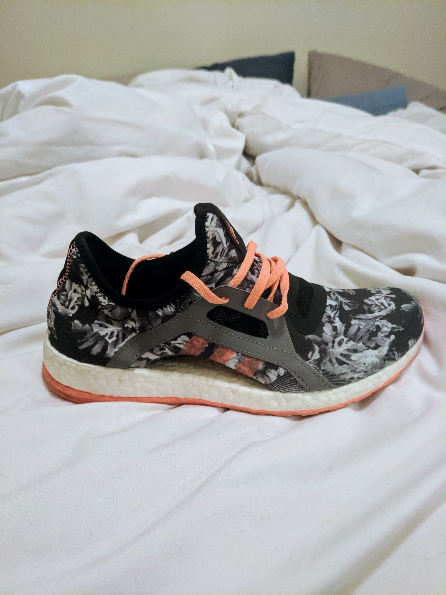 Women's Adidas Pure Boost Size 7.5