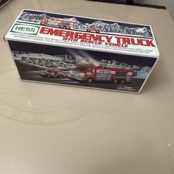 Hess 2005 Emergency Truck with Rescue Vehicle by Amerada Hess Red- New/open Box
