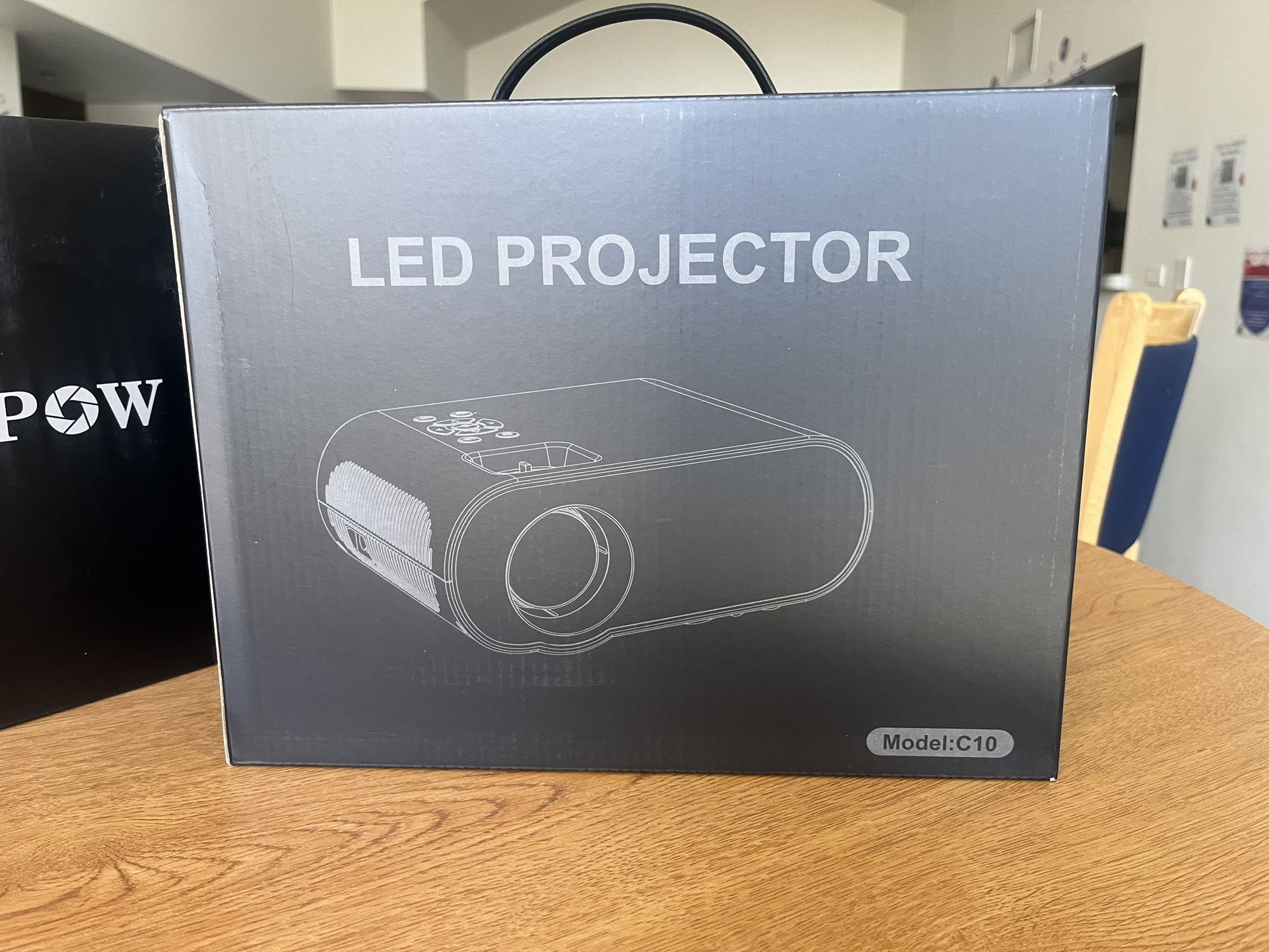 White Hompow Model C10 LED Projector