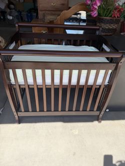 BABY CRIB