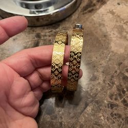 Bracelets 
