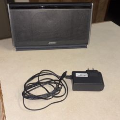 BOSE SOUNDLINK  model 330001 -1310 Nylon Cover Edition  Bose Sound Nice  !!!