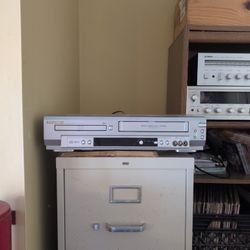 Sylvania VCR/ DVD