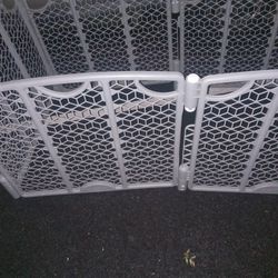 Plastic Gate Pickup Only Cash 
