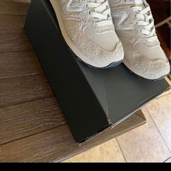 Men New Balance Size 9
