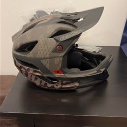 Troylee Full Face Helmet (NEVER USED)