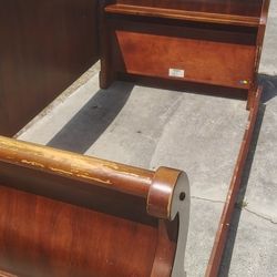 Twin Size Bed Frame Two Twin Mattresses, Full Bed Frame