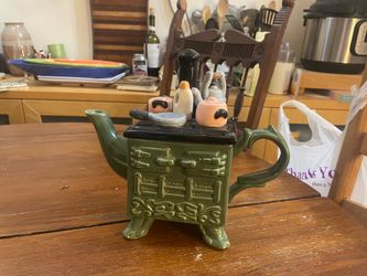 Decorative tea pot