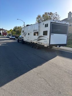 Toy hauler