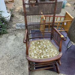 Beautiful vintage Rocking Chair 