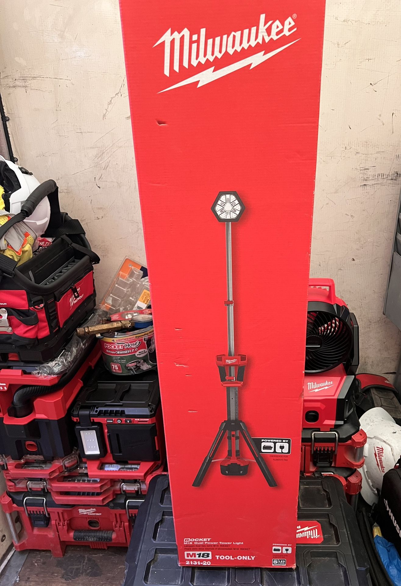 Milwaukee M18 Rocket Tower Light