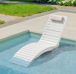 White HDPS in pool lounge chair