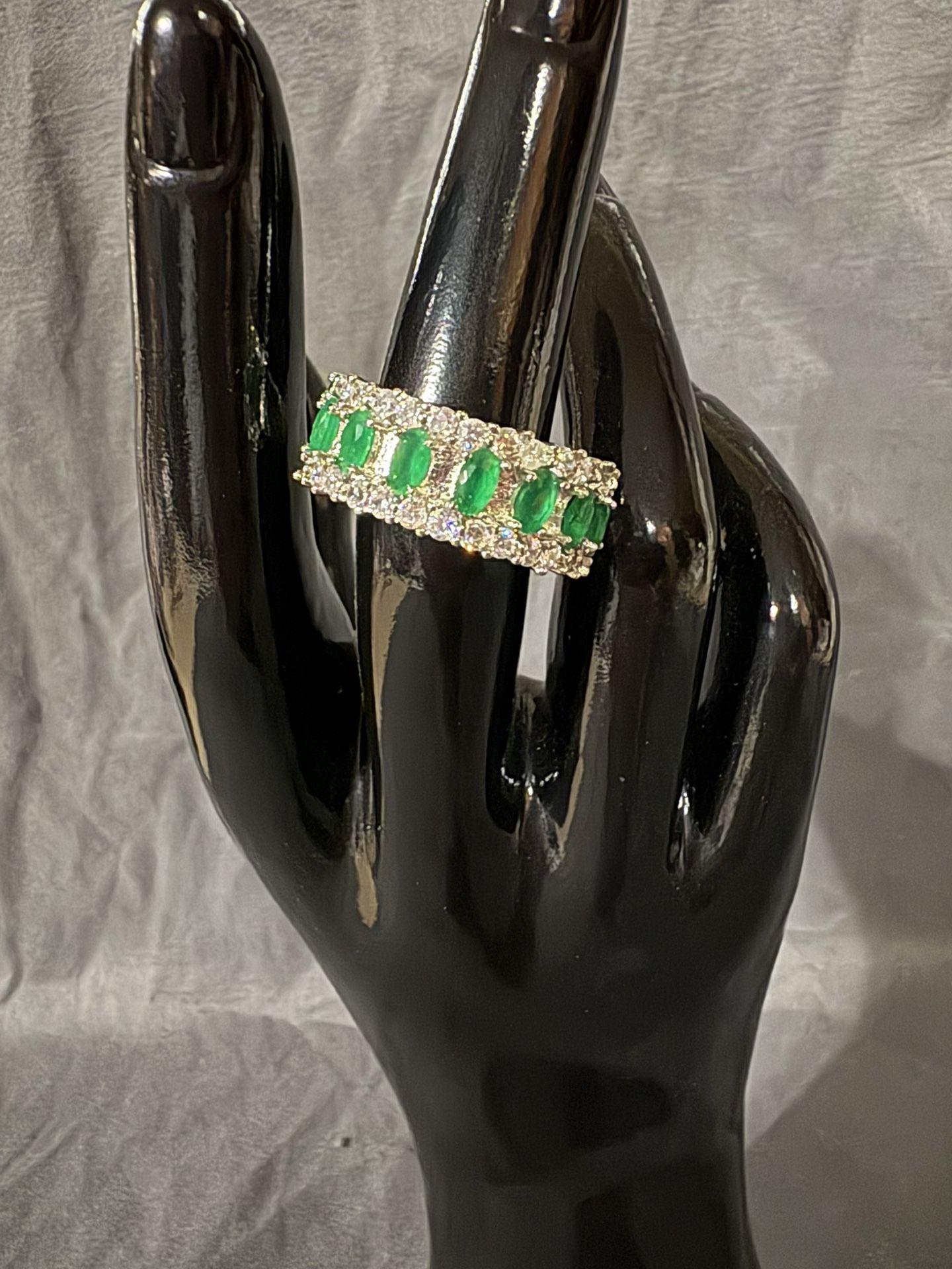 Vintage-Style Emerald Green & Crystal Band Ring 