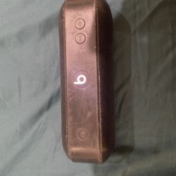 Apple Beats Pill Speaker