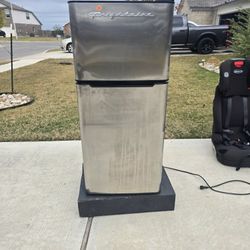 Mini Refrigerator And Freezer 