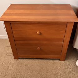 2 Thomasville End Tables 