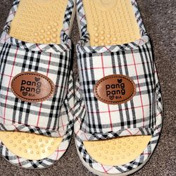 Water sandals 