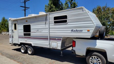 24 foot travel trailer 5 th wheel.. delivery??