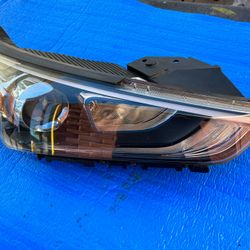 2017-2019 Hyundai Ionic Headlight RH