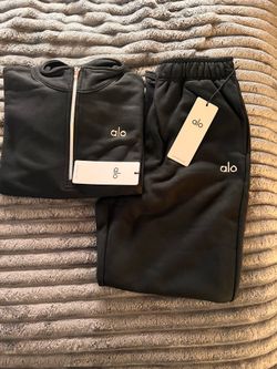 🤍 ALO SALE 🤍  BRAND NEW ALO — WITH TAGS!