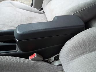 Saturn sw station wagon sedan se center console arm rest