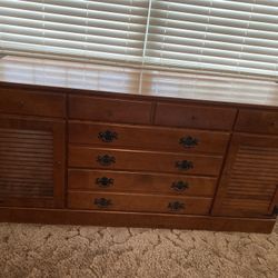 Vintage Ethan Allen Dresser