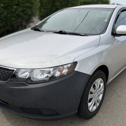 2012 Kia Forte EX Sedan - 6 Speed Manual